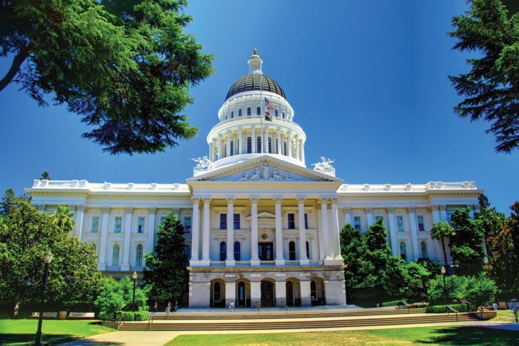 California_State_Capitol_Building_-_Full_Front_Facade
