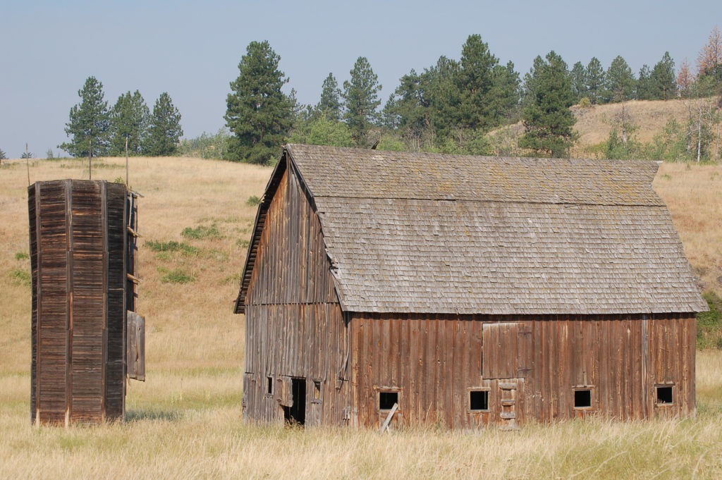 barn with silo